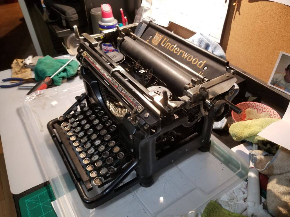 typewriter-image